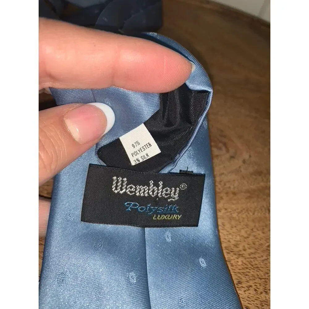 Wembley Men's Blue‎ Polka Dot Silk Blend Designer Tie Classic Length